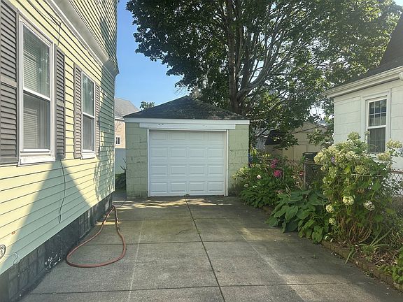 3rd image of 28 Gosnold St