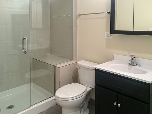 4th image of 1210 W Wrightwood Ave #1