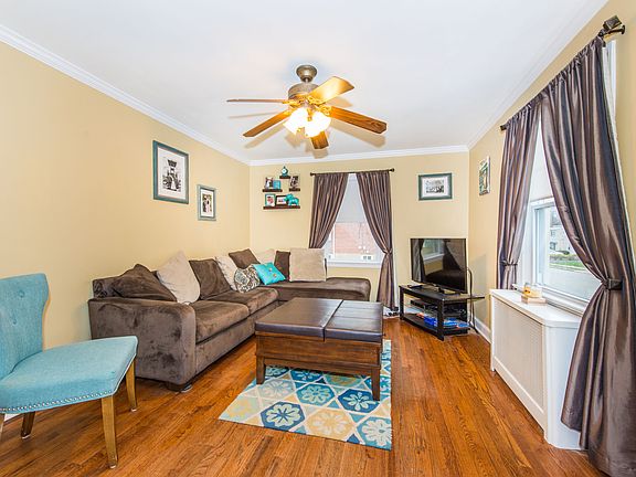 3rd image of 22 Gray St