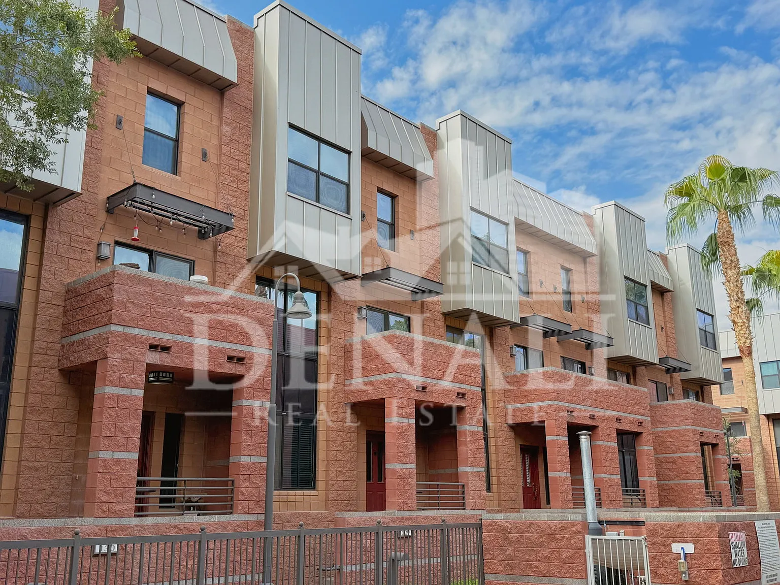 3 bed, 3.0 bath, 1565 sqft, $2,495 — Photo 2