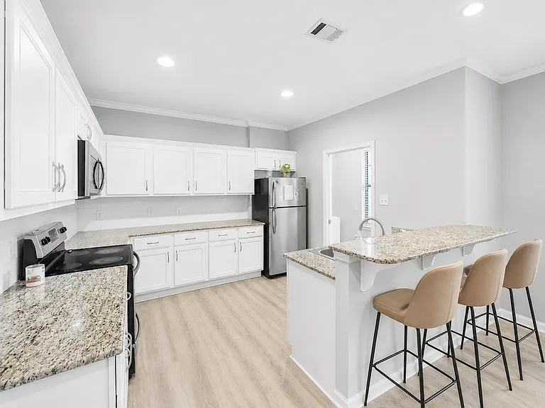3323 General Pkwy — Photo 7