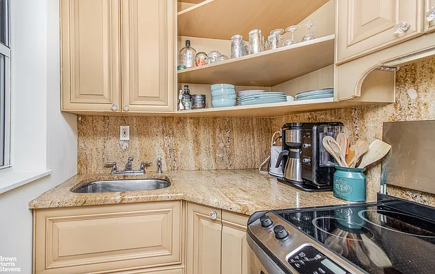 Rented by Brown Harris Stevens | media 20