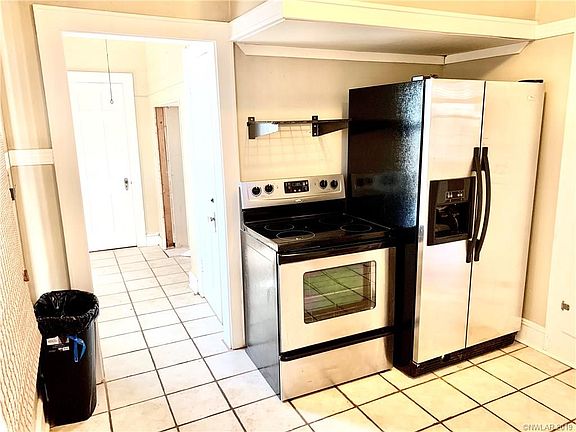 5th image of 3905 Richmond Ave