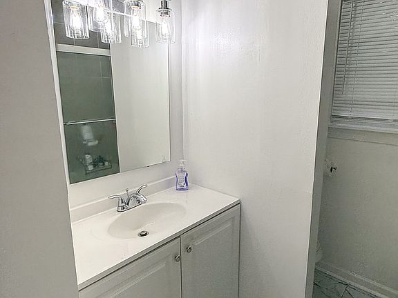 5th image of 2470 N Decatur Rd #A