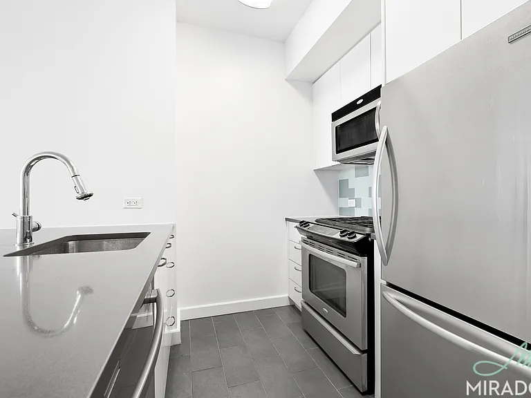 80 Dekalb Ave #24D — Photo 16