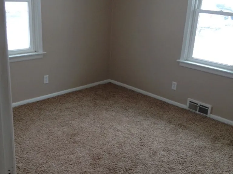 1111-1115 E Hazard Ave — Photo 9