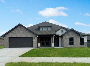 2411 England Ln, Pea Ridge, AR 72751