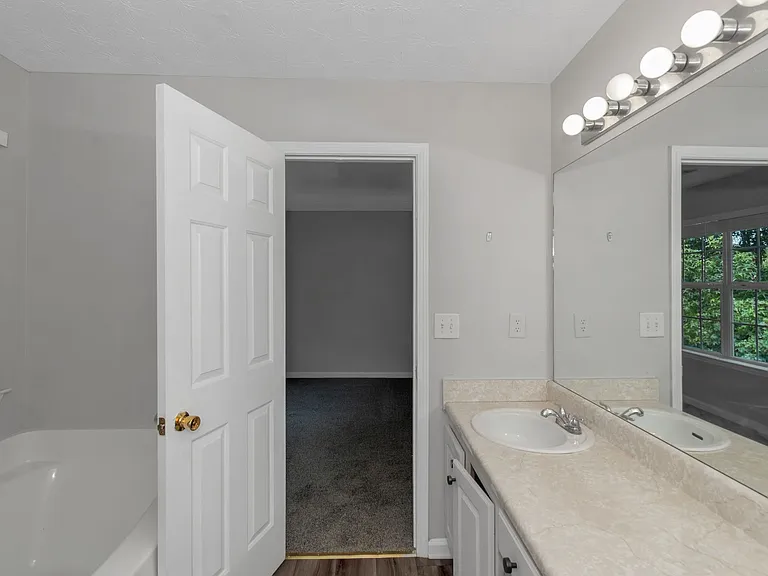 2542 Walter Way — Photo 15