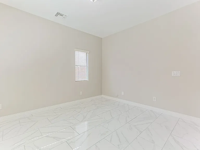 4672 E Laurel Ave — Photo 9