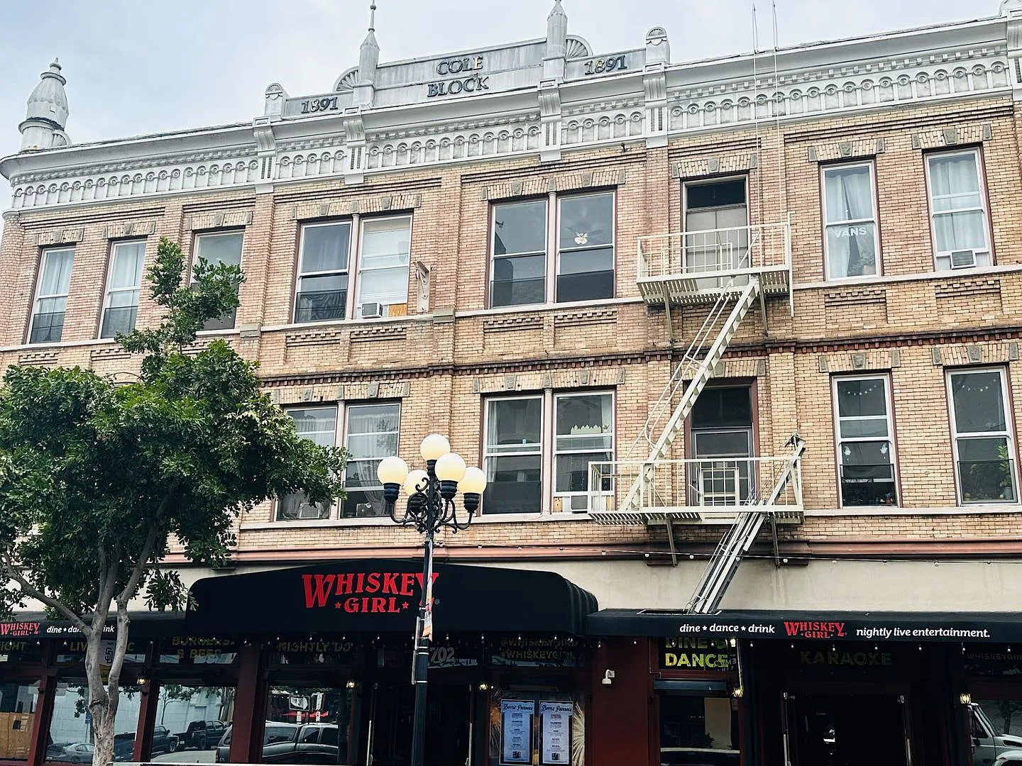 Studio for Rent - Gaslamp Quarter — Photo 1