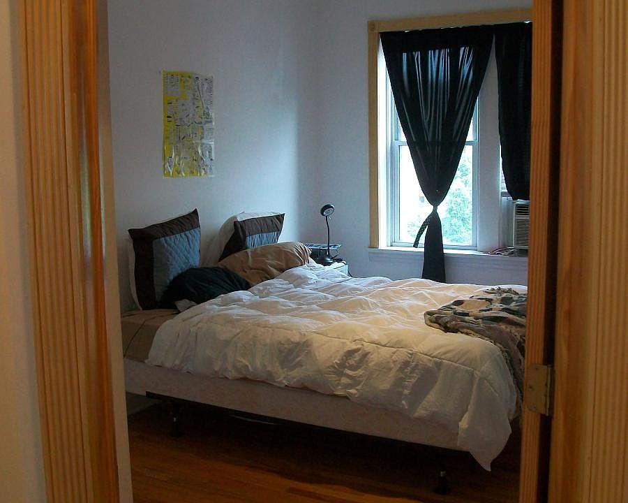 king or queen beds fit