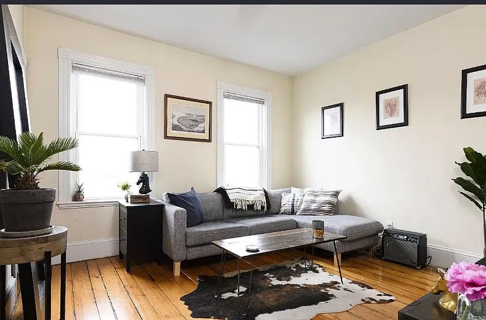 1st image of 2 Hampshire Ct #3