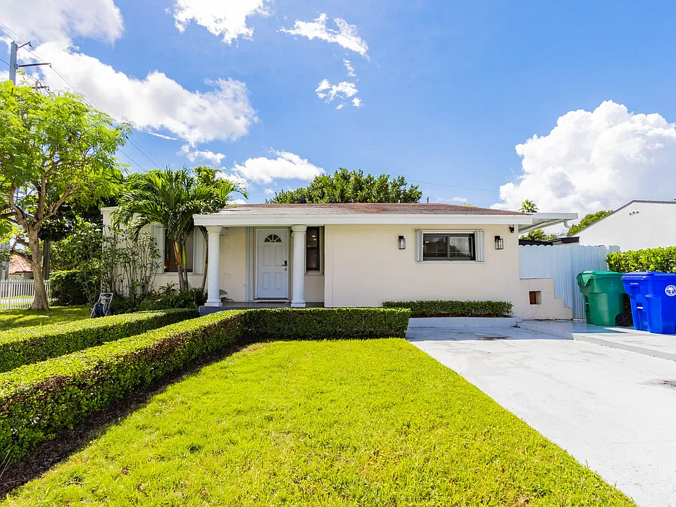 4300 SW 5th Ter