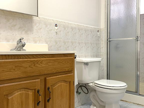 5th image of 2220 E 15th St Floor 2