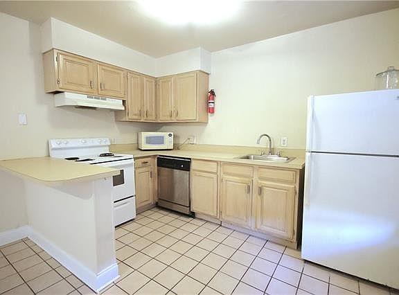 3rd image of 7522 Benjamin St APT 115