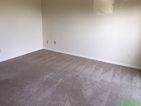 3rd image of 398 E Lincoln Trail Blvd