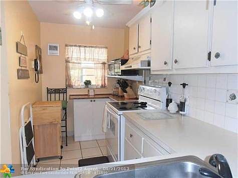 3rd image of 9325 Lagoon Pl APT 306