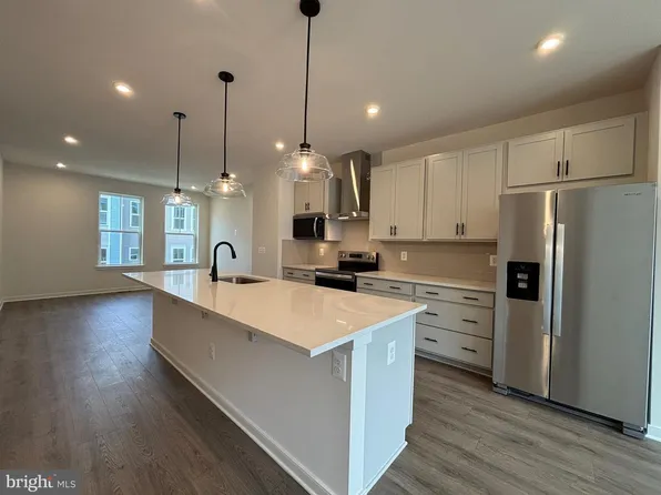 18032 Alicia Ave, Dumfries, VA 22026