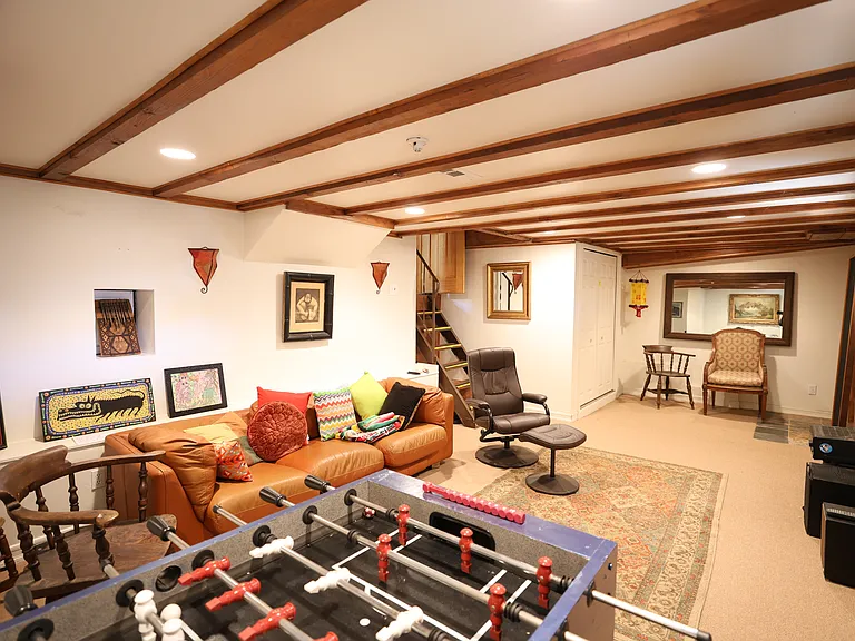 43615 Wolf Rd — Photo 24