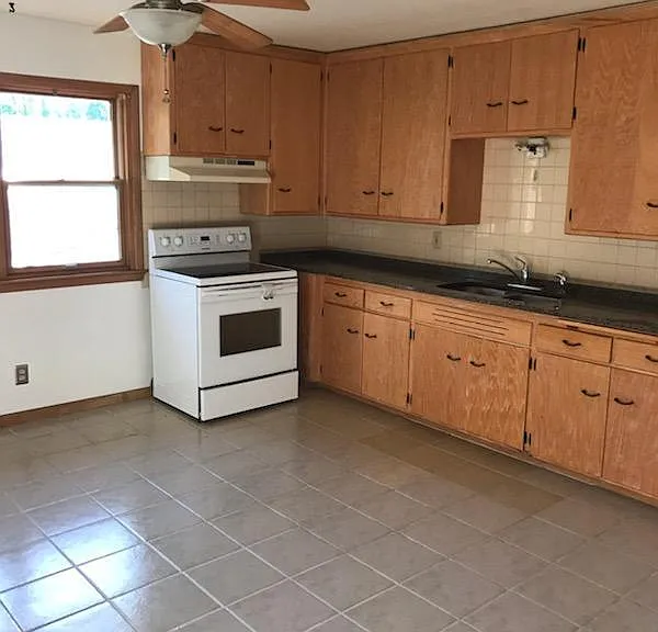 11610 W Cherry St #UPPER — Photo 3