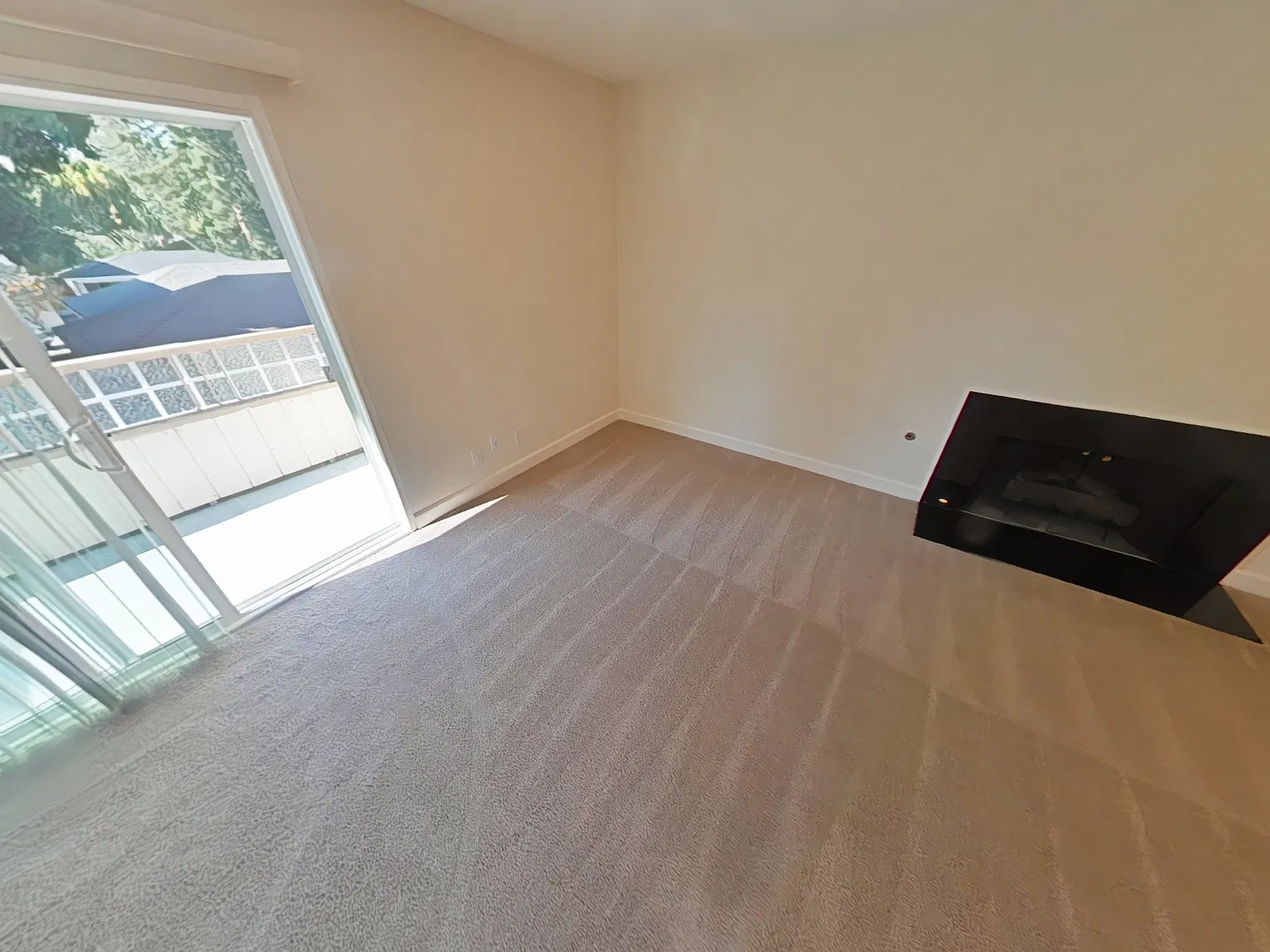 3 bed, 1400 sqft, $5,795 — Photo 2
