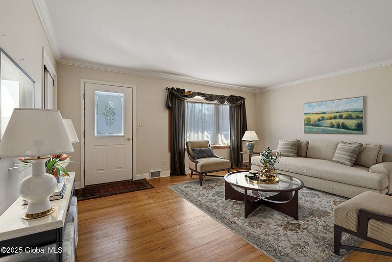 4th image of 44 Beechwood Drive