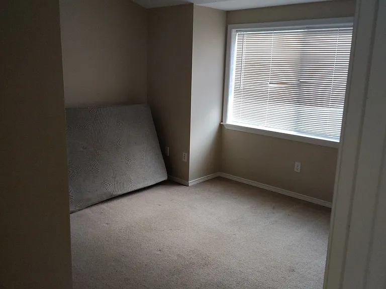 5225B 11th Ave NE — Photo 7