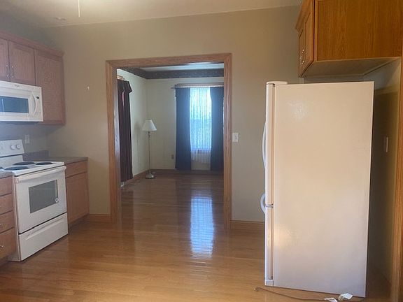 3rd image of 1564 N Joliet St