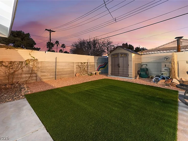 105 Marigold Ln — Photo 40