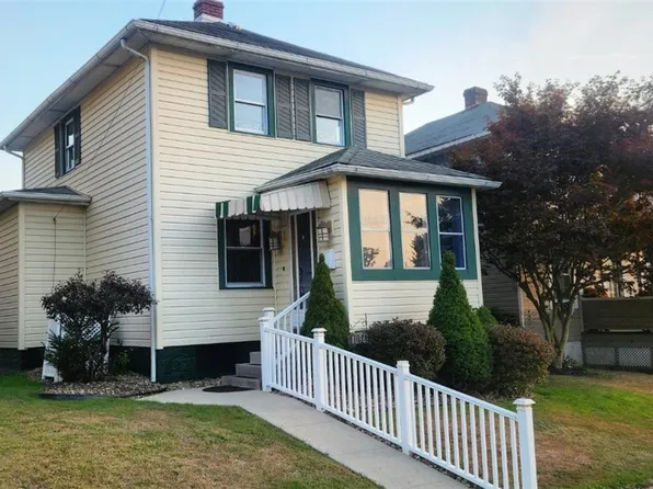 1096 10th St, West Pittsburg, PA 16160