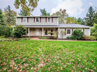 11401 Willow Hill Dr, Chesterland, OH 44026