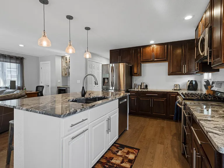 3900 Navajo St — Photo 2