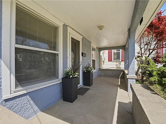 2nd image of 3928 Fisher St