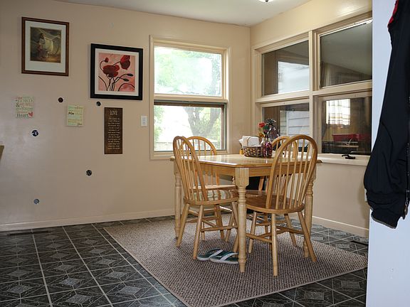 5th image of 107 N Glover St