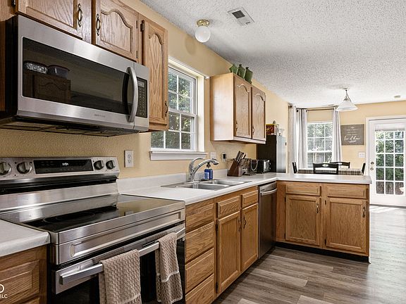 5th image of 8203 Lake Tree Ln