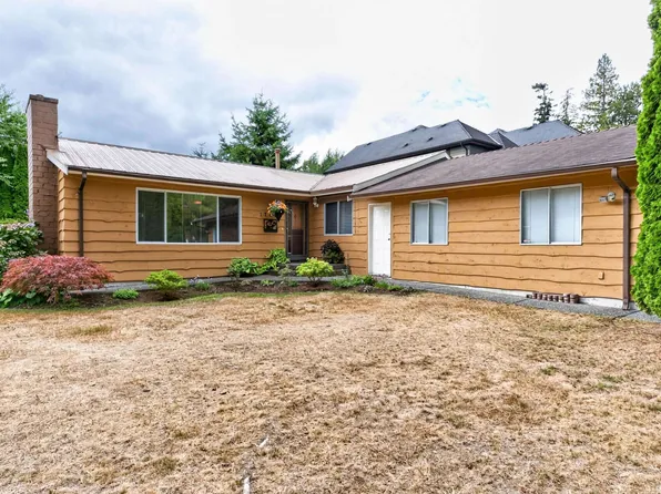 17180 4th Ave, Surrey, BC V3Z 9P6