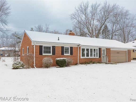 3rd image of 3415 Cutler Dr