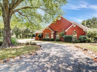 382 Quail Hill Rd, Whitesboro, TX 76273
