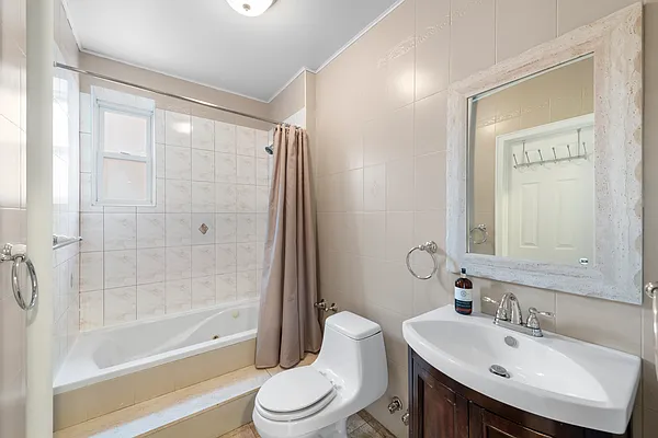 Rented by Nest Seekers International | media 9