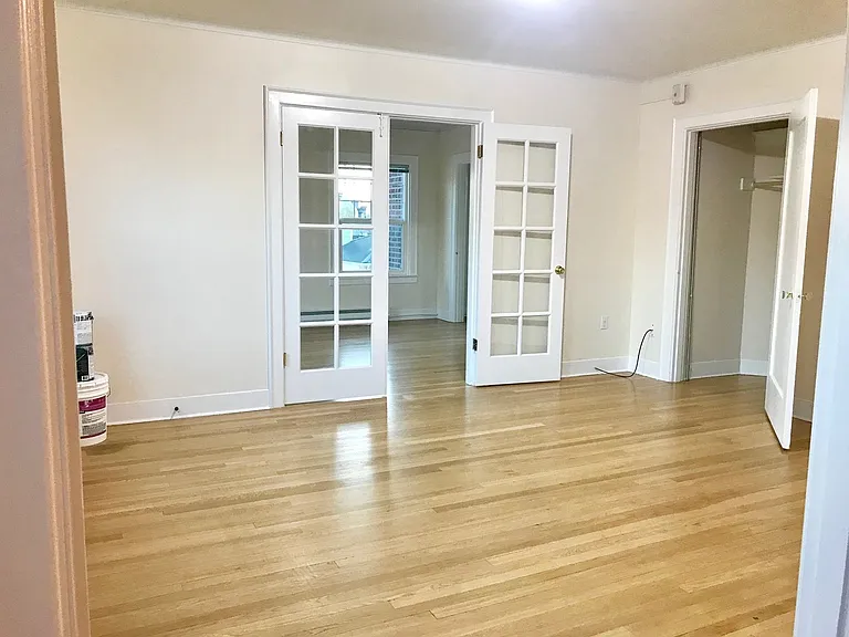 Washington Irving Apartments — Photo 2