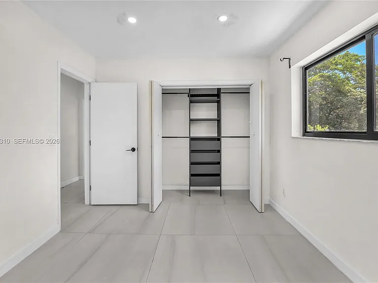 621 SW 33rd Ave #1 — Photo 13