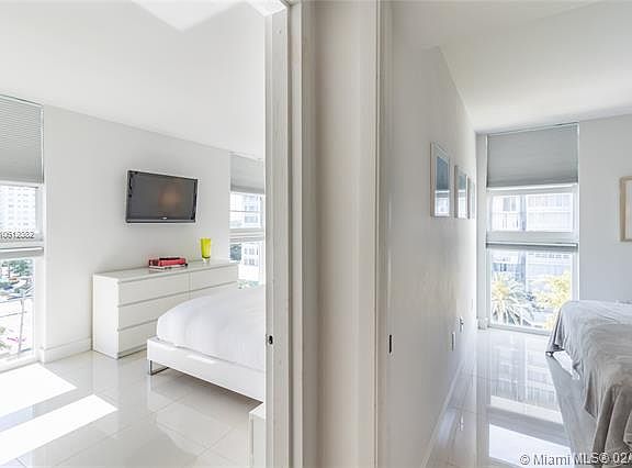 5th image of 1035 West Ave APT 705