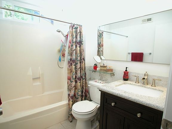 4th image of 837 La Senda Way