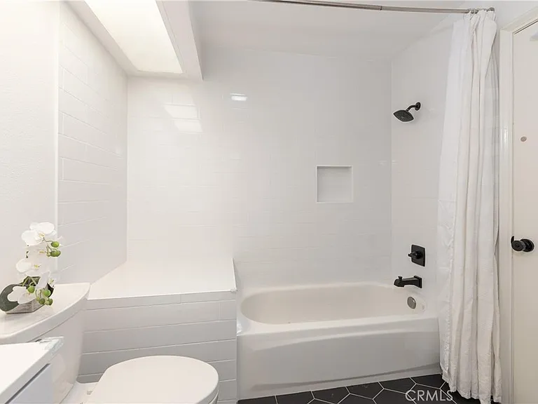 764 Wingate Bay — Photo 19