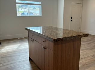 429 W Cheyenne Dr, Evanston, WY 82930