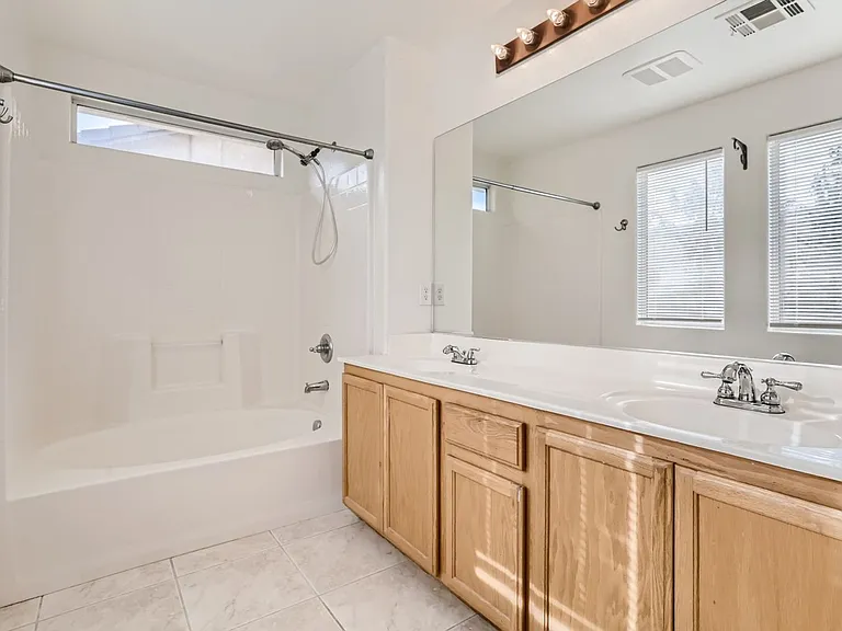 2537 Begonia Valley Ave — Photo 13