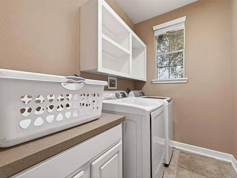 21103 Falcon Creek Ct — Photo 19