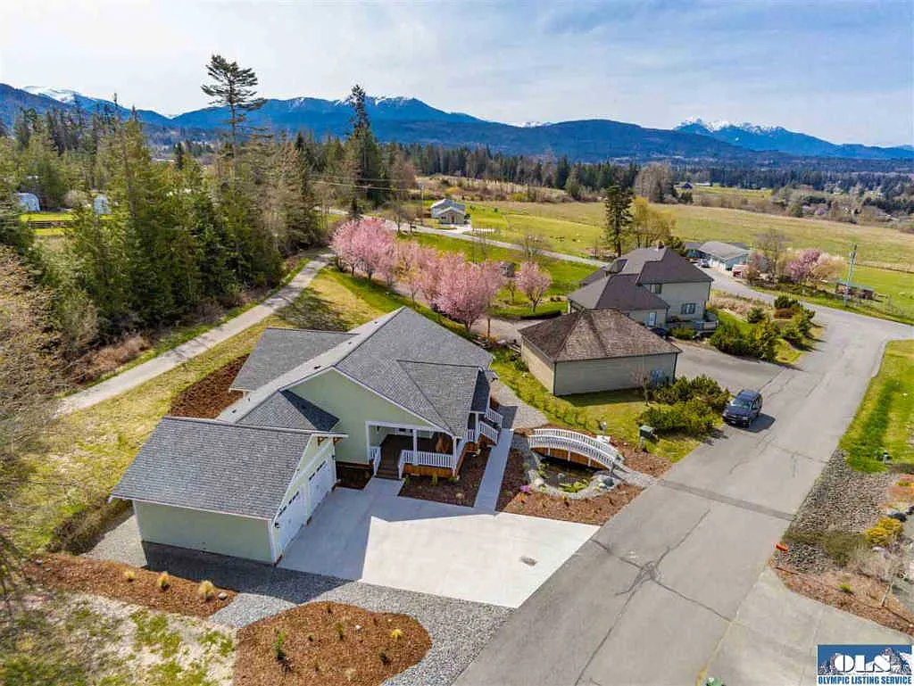 651 Happy View Ln photo 1
