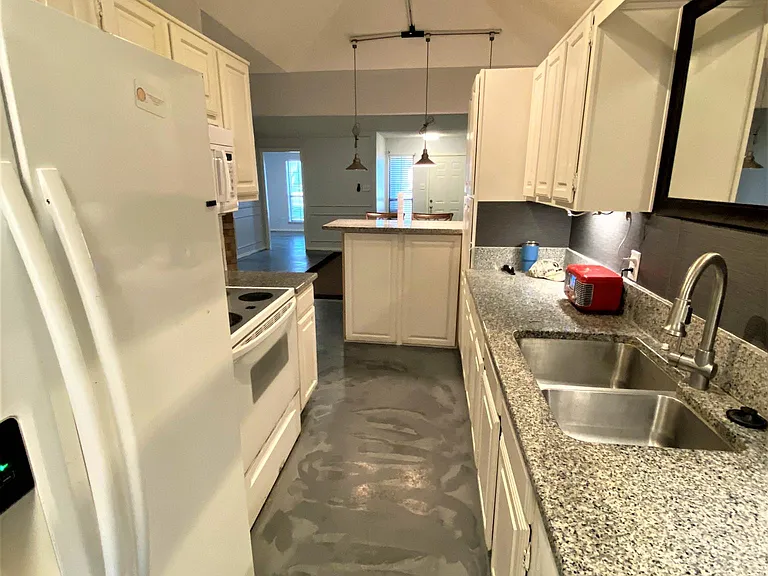 221 Hood St — Photo 30
