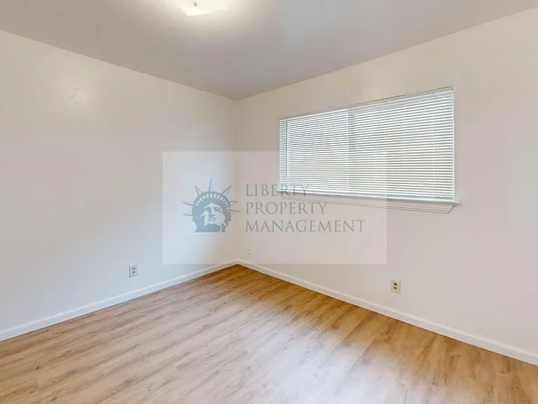 931 H St #6 — Photo 6